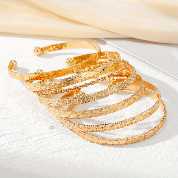 Goldfarbenes Boho Armreif Set