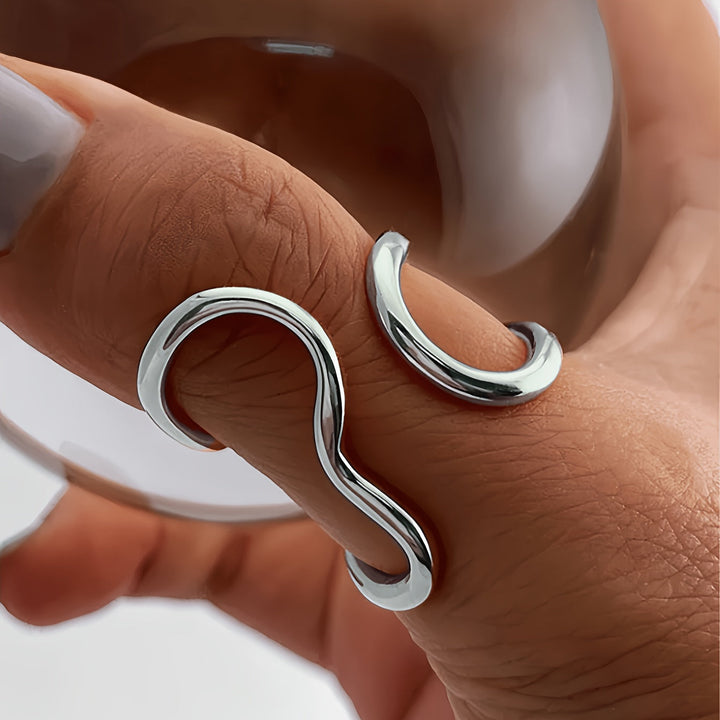 Schicker Asymmetrischer Wellen Ring