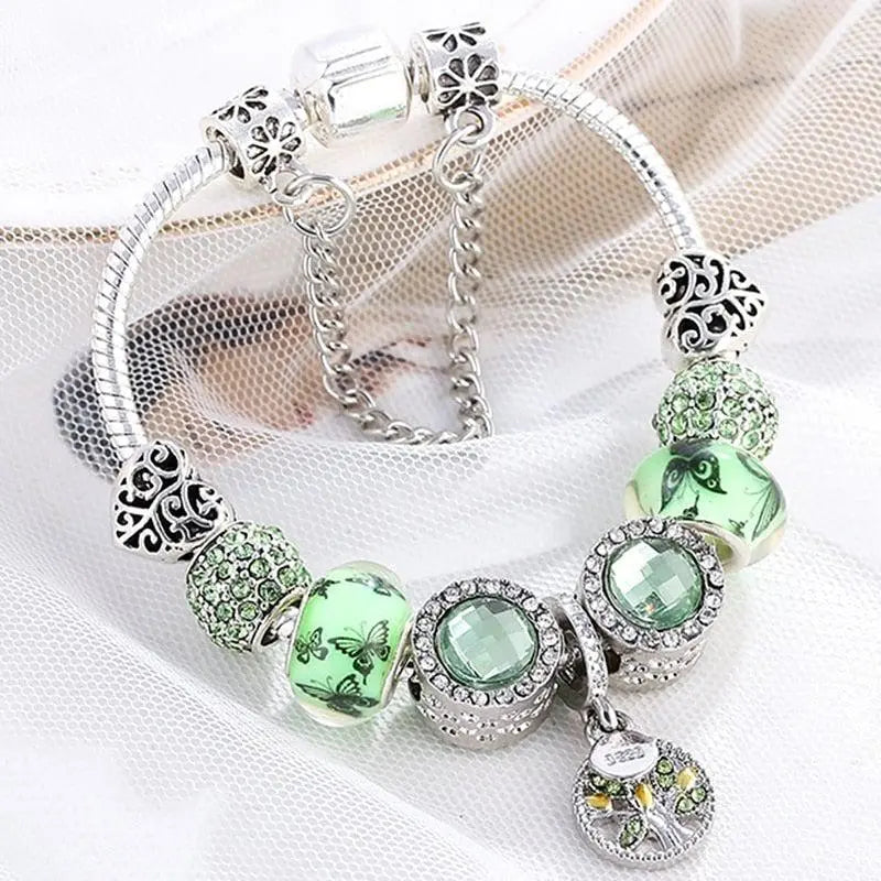 Schickes Armband in Silberfarben mit Grünem Kristall