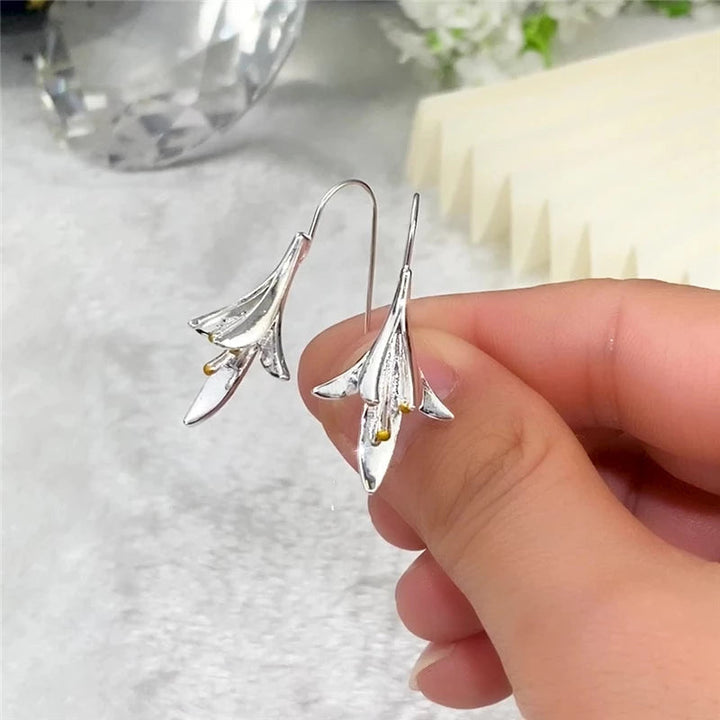 Elegante Silberfarbene Blumen Ohrringe