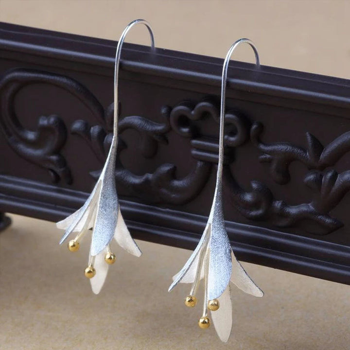 Elegante Silberfarbene Blumen Ohrringe