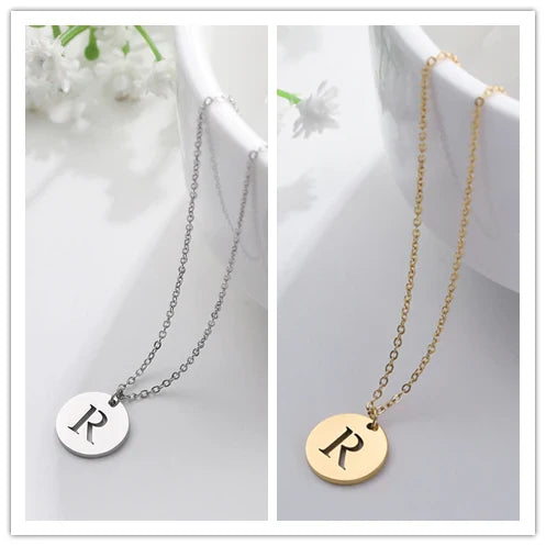 Elegante Goldfarbene Buchstaben Anhänger Halskette