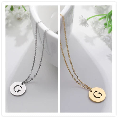 Elegante Goldfarbene Buchstaben Anhänger Halskette