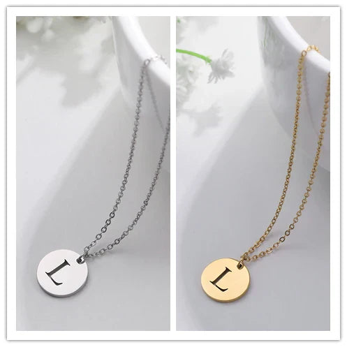 Elegante Goldfarbene Buchstaben Anhänger Halskette