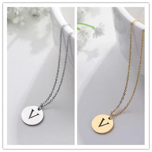 Elegante Goldfarbene Buchstaben Anhänger Halskette