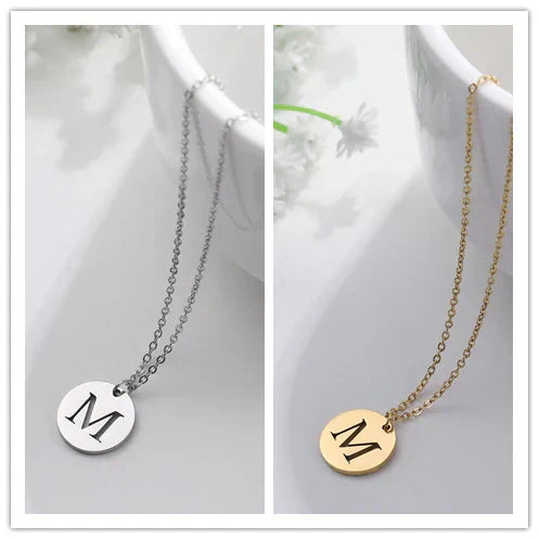 Elegante Goldfarbene Buchstaben Anhänger Halskette