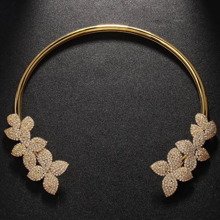 Elegante Blumen Kristall Halskette