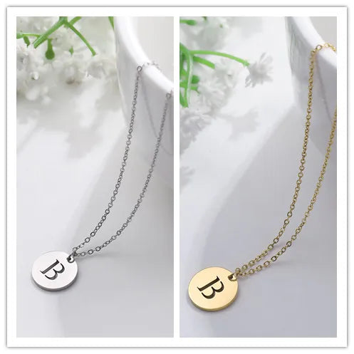 Elegante Goldfarbene Buchstaben Anhänger Halskette