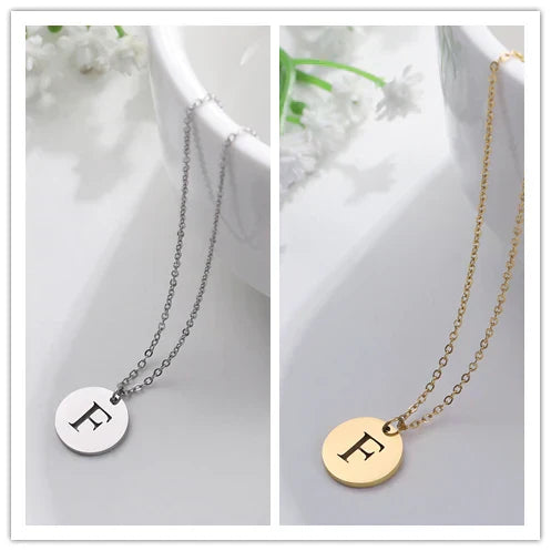 Elegante Goldfarbene Buchstaben Anhänger Halskette