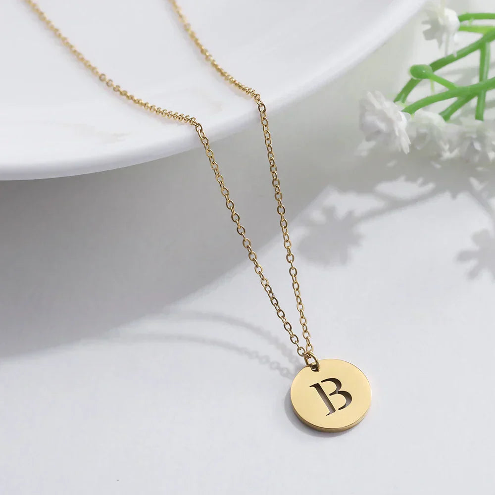 Elegante Goldfarbene Buchstaben Anhänger Halskette