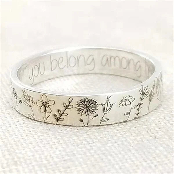 Minimalistischer Silberfarbener Ring